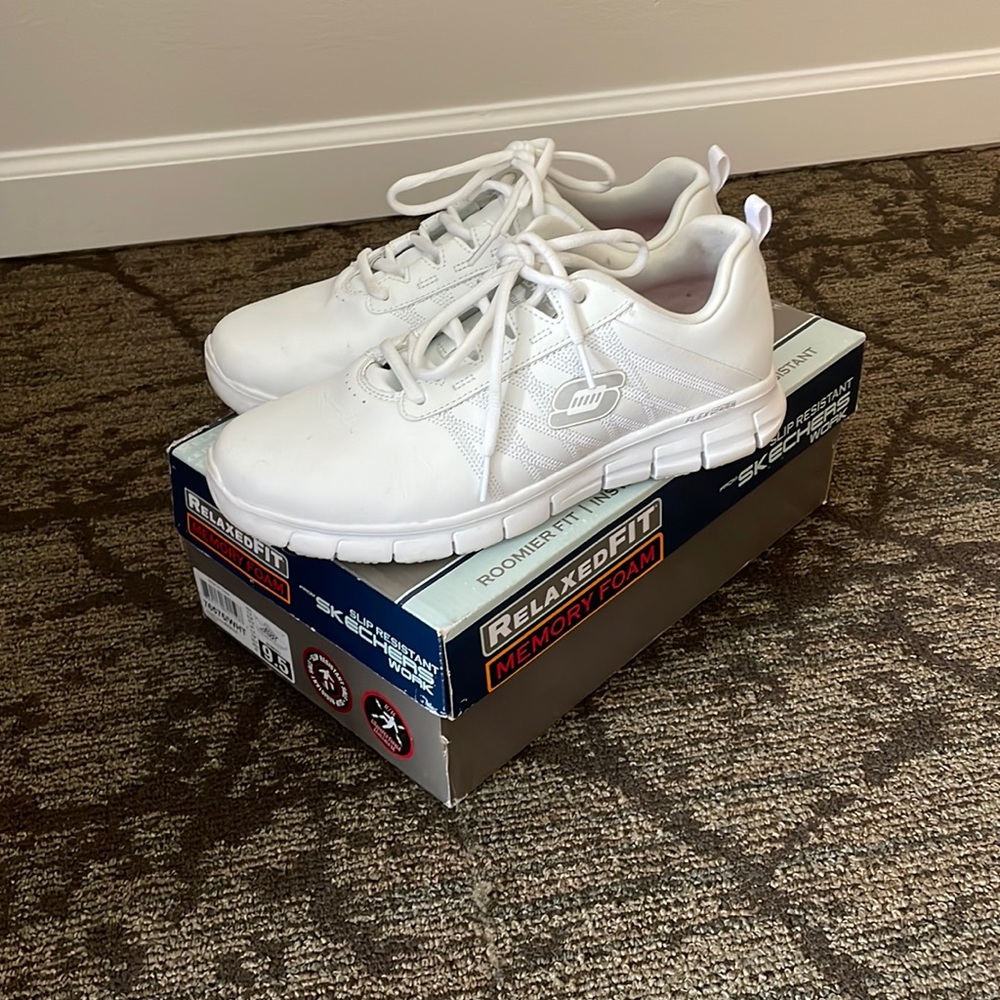 White 9.5 Women’s Sketchers Slip Resistant soles